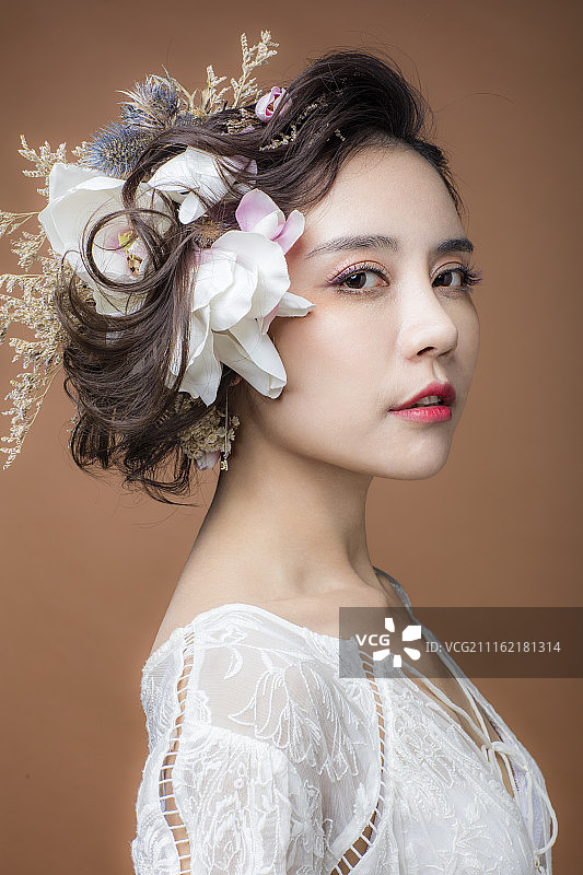 美丽的东方女性图片素材