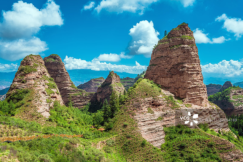 青海省尖扎县坎布拉国家森林公园图片素材