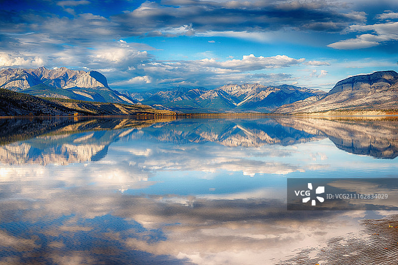 加拿大阿萨巴斯卡河风光图片素材