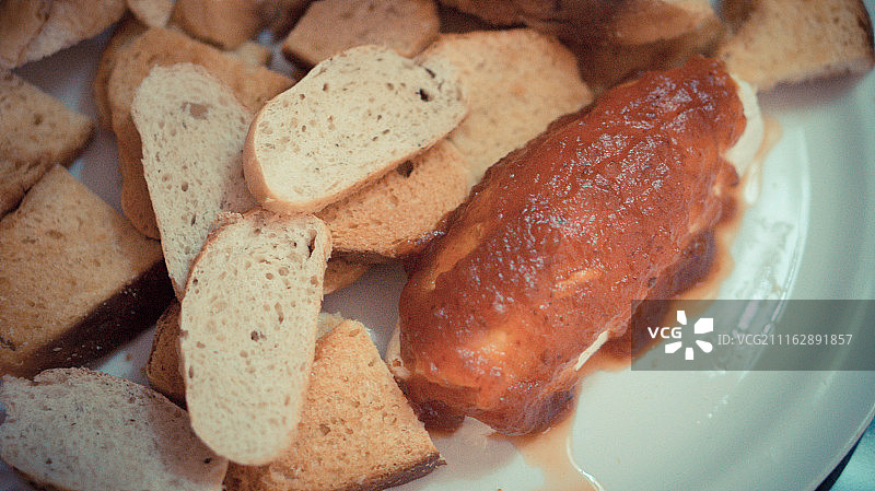 盘中面包特写图片素材