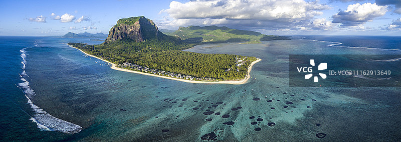风景秀丽的岛屿海岸线图片素材