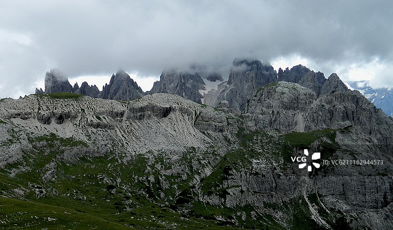 山地岩石构造全景图片素材