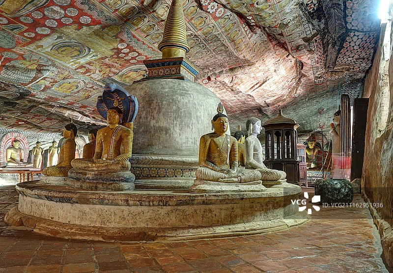 斯里兰卡丹布勒石窟寺佛像图片素材