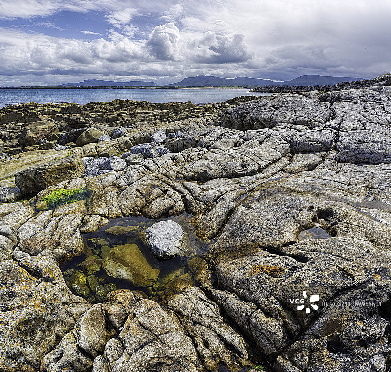 海边的岩层地貌图片素材