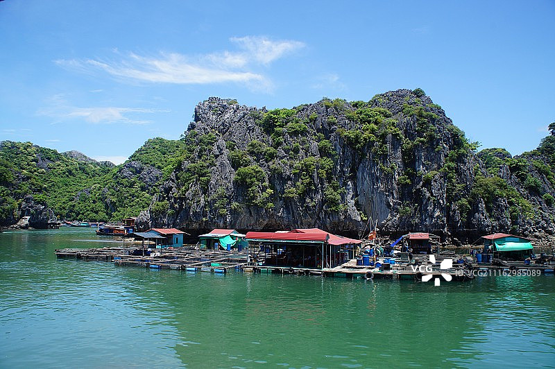海景与顶天建筑图片素材
