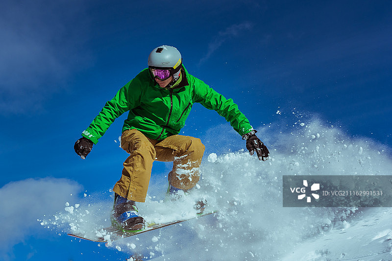 男子在奥地利滑单板图片素材