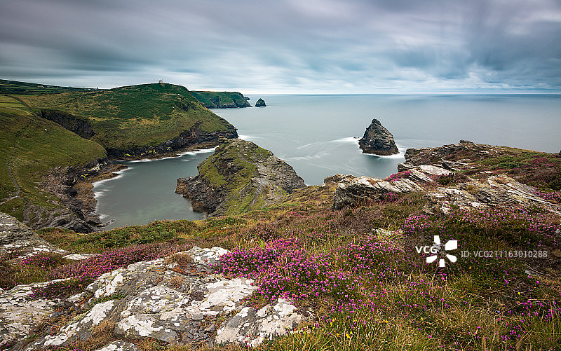 多云天气下的海景图片素材