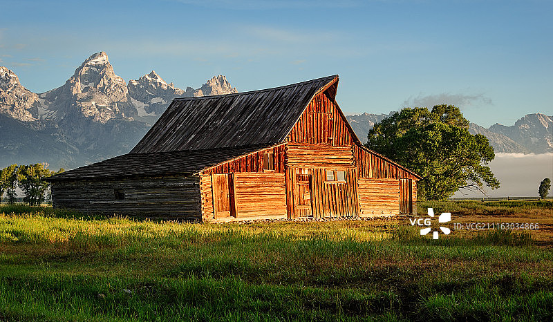 谷仓光影图片素材