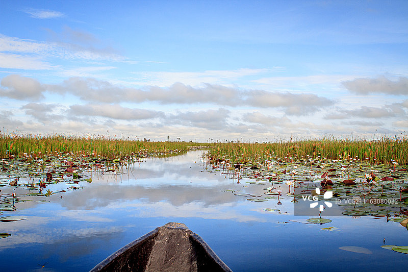 船上所见的湖泊景色图片素材