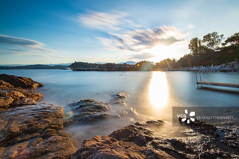 风景如画的湖泊日落美景图片素材