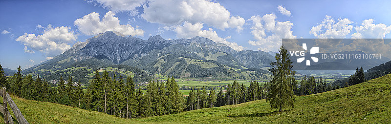 宁静的山脉景色图片素材