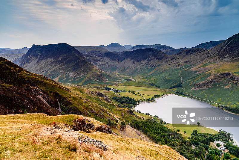 山间湖泊全景图片素材