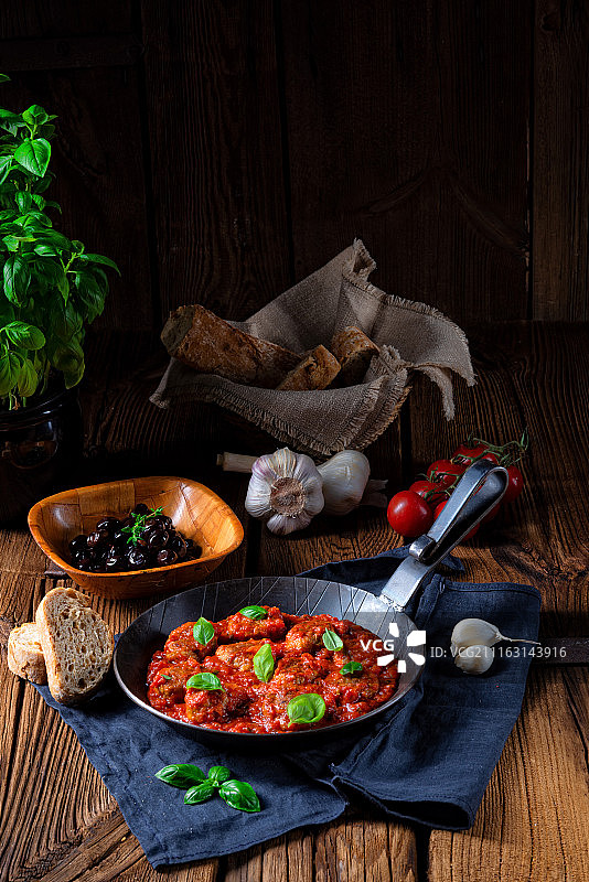 平底锅红酱肉图片素材