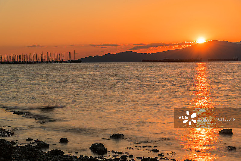 山脉壮丽日落美景图片素材