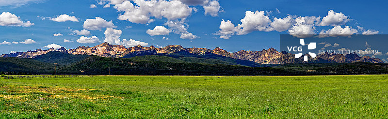 锯齿山脉风景图片素材