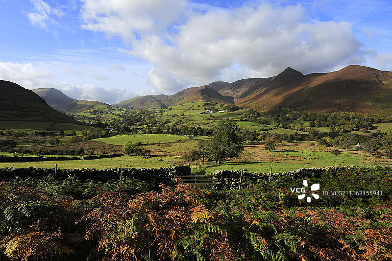 山谷上的日光图片素材