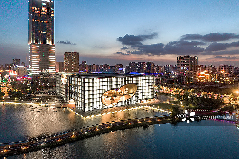 上海保利大剧院夜景航拍图片素材