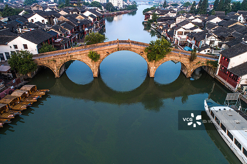 上海青浦江南水乡朱家角古镇图片素材