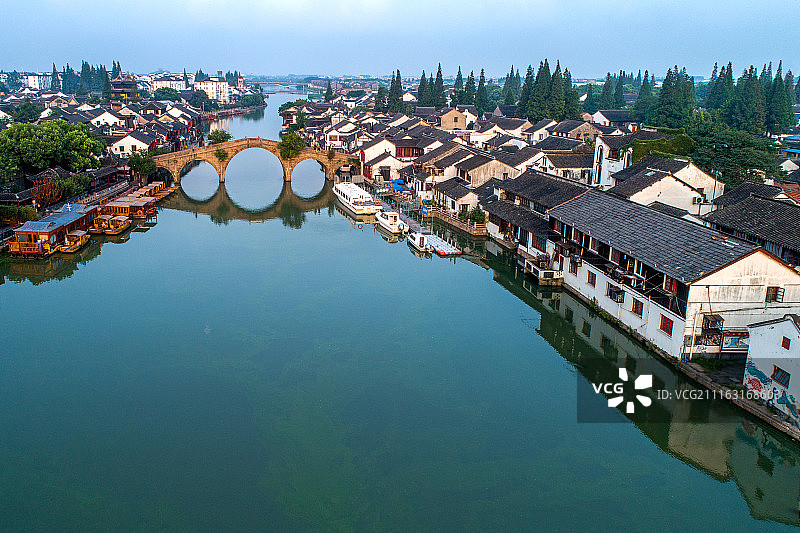 上海青浦江南水乡朱家角古镇图片素材