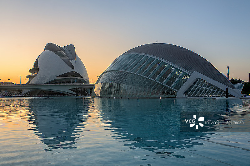 西班牙瓦伦西亚艺术科学城夜景图片素材