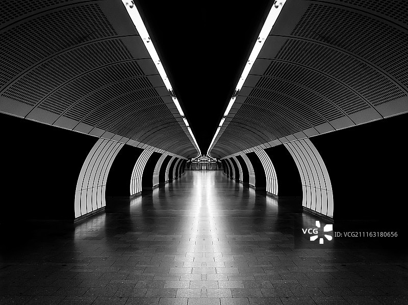 地铁地下通道走廊图片素材