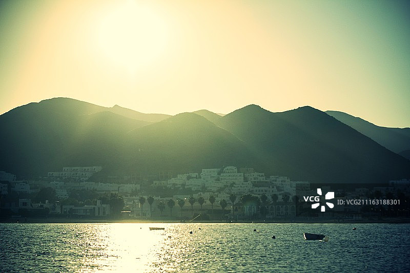 三个女人在健身房图片素材