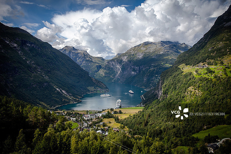 挪威哈当厄尔峡湾山谷图片素材