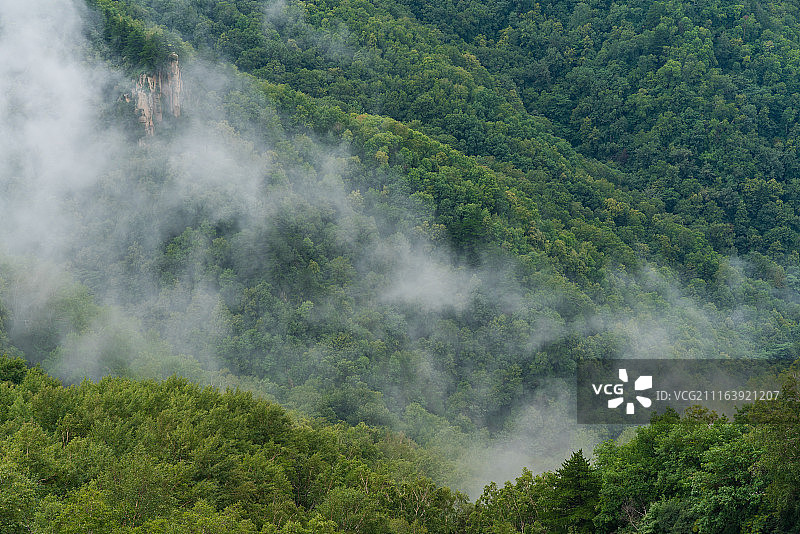 山间的云雾图片素材