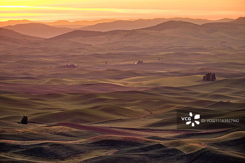 黎明的光芒图片素材