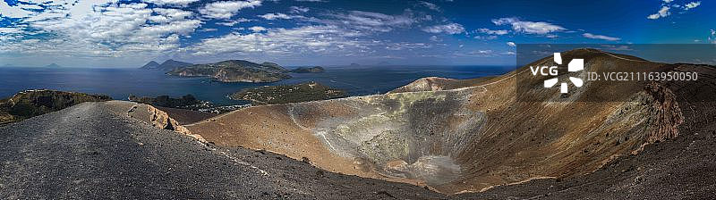 海边的火山图片素材