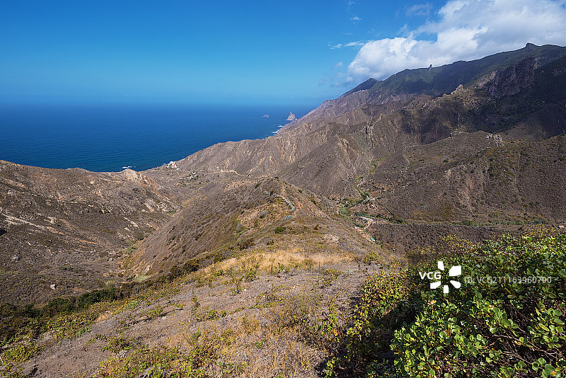 海边的山脉图片素材