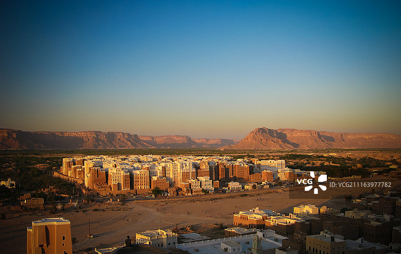 哈德拉毛希巴姆泥土摩天大楼全景图片素材