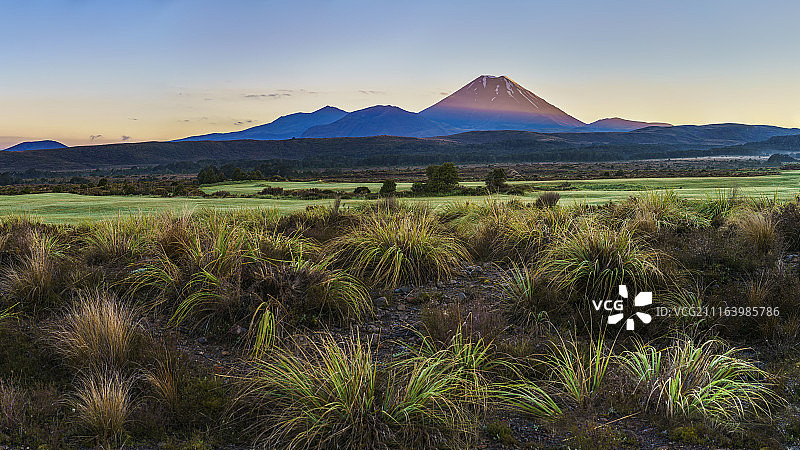 瑙鲁赫伊火山日出（新西兰）图片素材