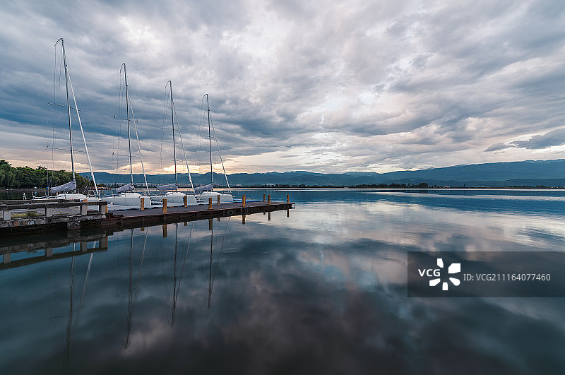 邛海城市天际线图片素材
