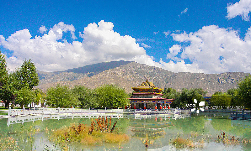 西藏拉萨罗布卡林图片素材