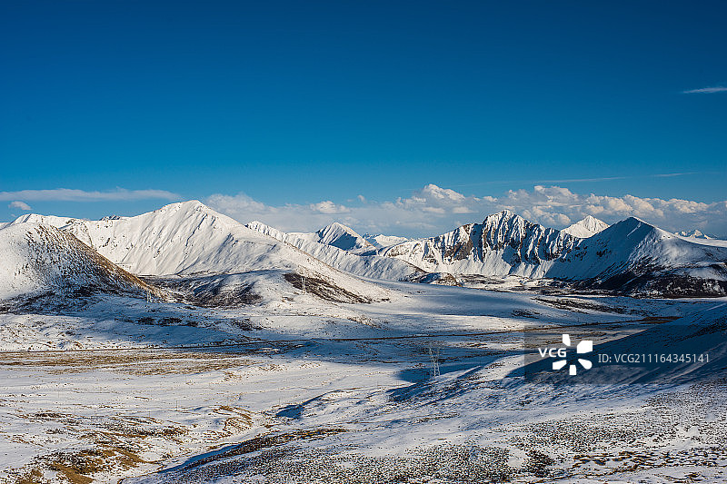 西藏林芝巴松措米拉山图片素材