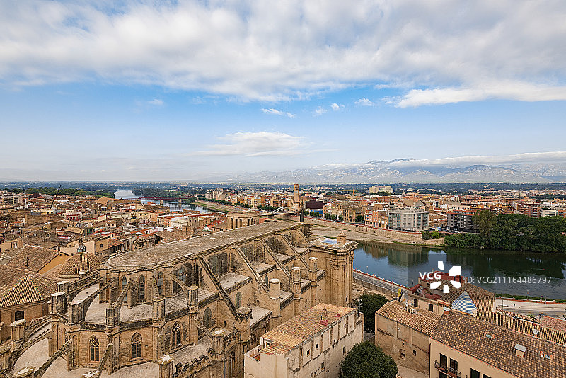 鸟瞰西班牙托尔托萨古镇风光图片素材