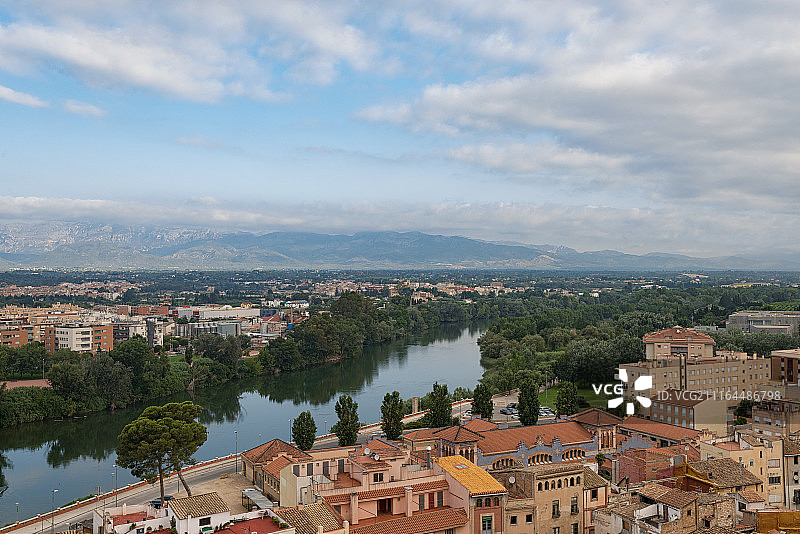 鸟瞰西班牙托尔托萨古镇风光图片素材