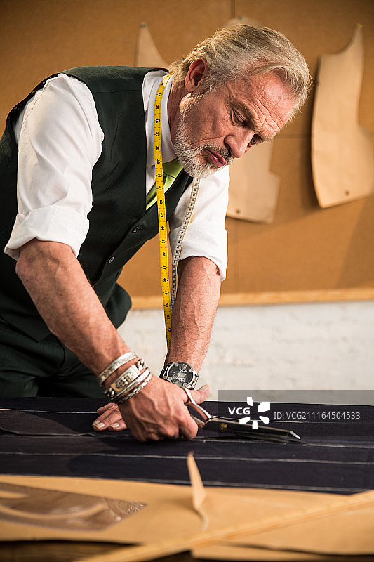 权威的服装设计师图片素材