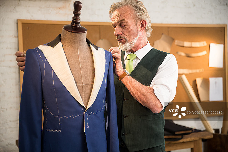 权威的服装设计师图片素材