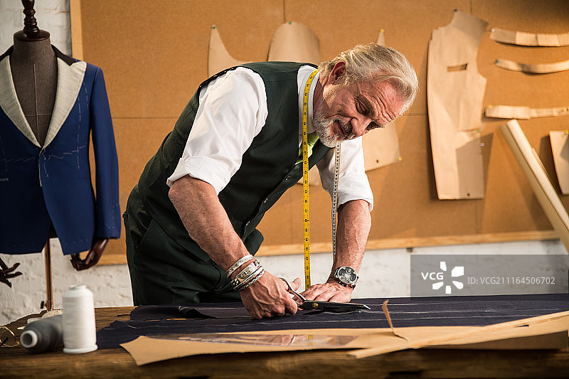 权威的服装设计师图片素材