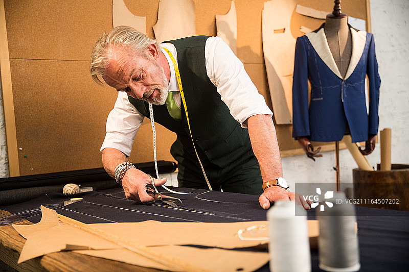 权威的服装设计师图片素材