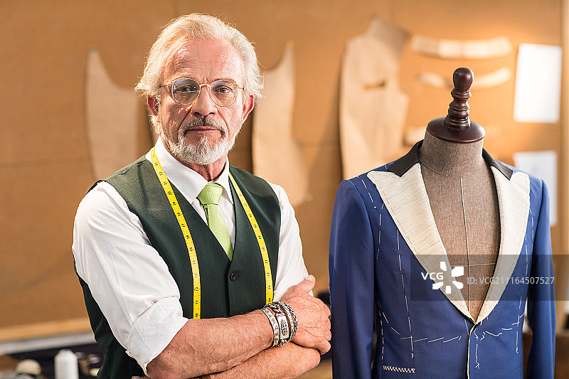 权威的服装设计师图片素材