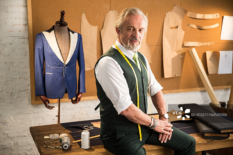 权威的服装设计师图片素材