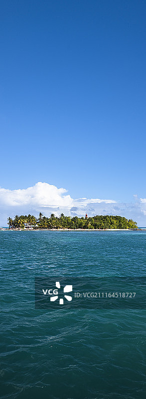 海中岛屿的垂直全景，戈西耶，瓜德罗普图片素材