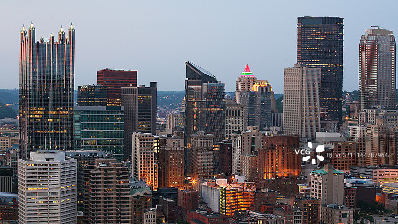 匹兹堡宾夕法尼亚州天际线，黄昏时分图片素材