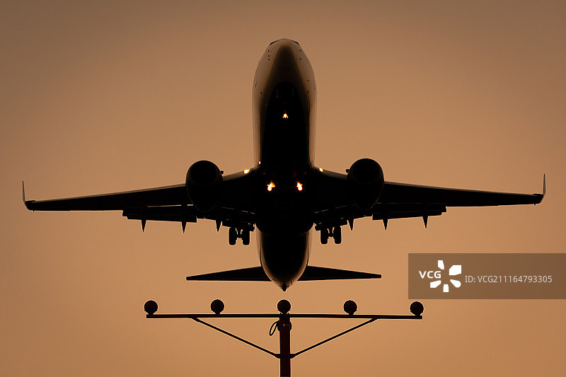 傍晚抵达图片素材