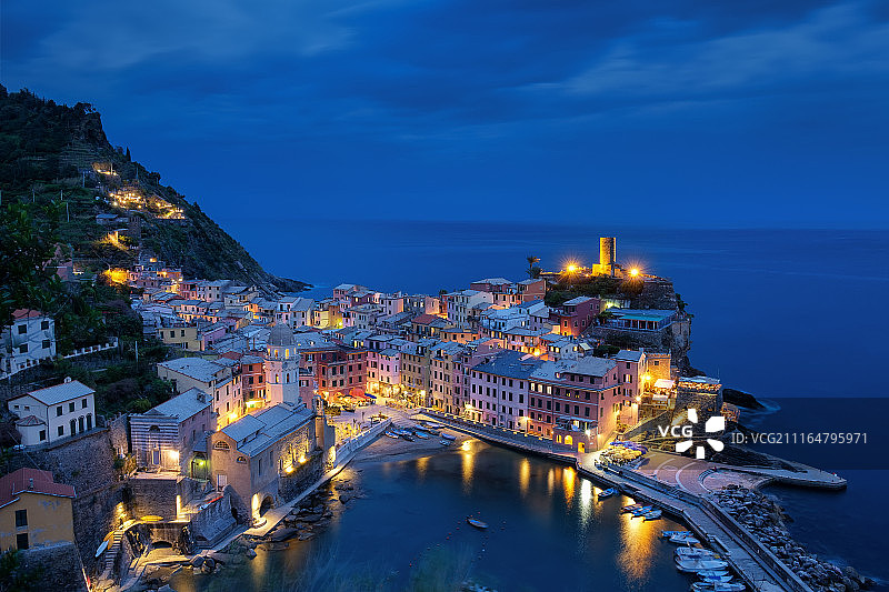 海阔天空的建筑物高角度视图图片素材