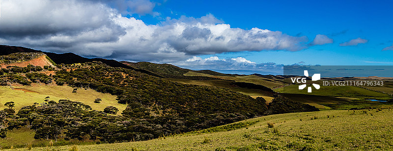 山脉田野风光图片素材