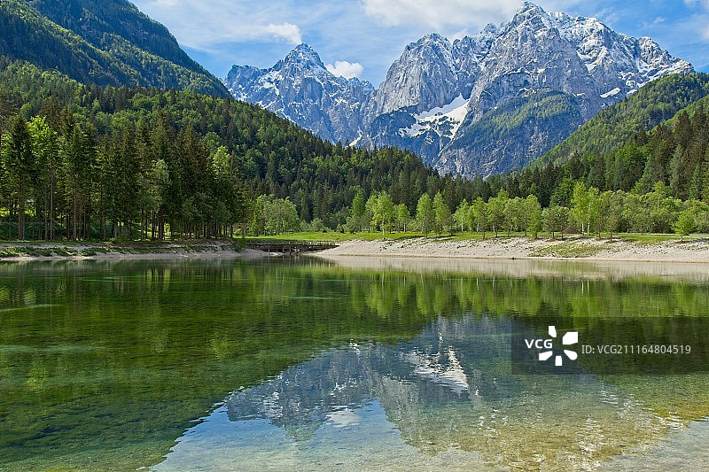 雄伟壮丽的群山图片素材